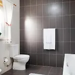 Rosa Com Piscina E Jacuzzi * Salir de Matos