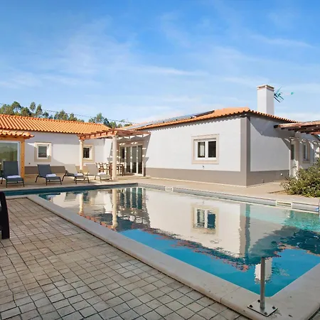 Rosa Com Piscina E Jacuzzi * Salir de Matos