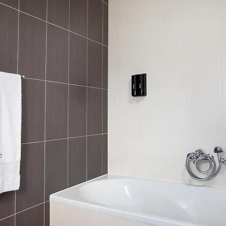 Rosa Com Piscina E Jacuzzi Salir de Matos