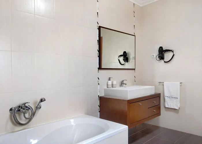 Rosa Com Piscina E Jacuzzi Villa *