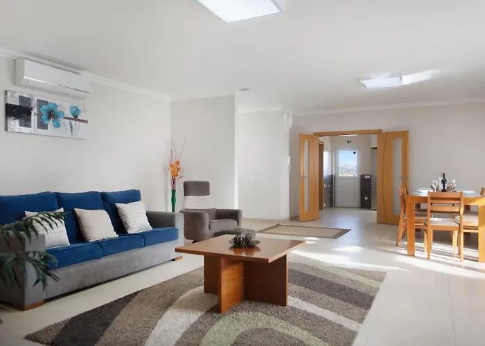 Rosa Com Piscina E Jacuzzi * Salir de Matos