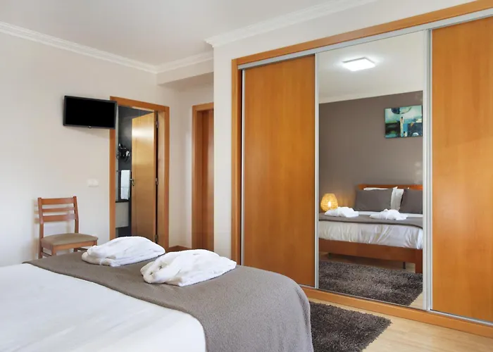 فيلة Rosa Com Piscina E Jacuzzi *
