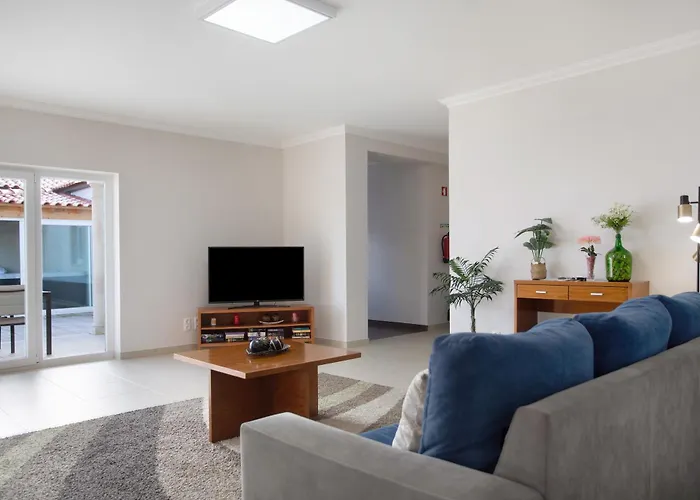 Rosa Com Piscina E Jacuzzi فيلة
